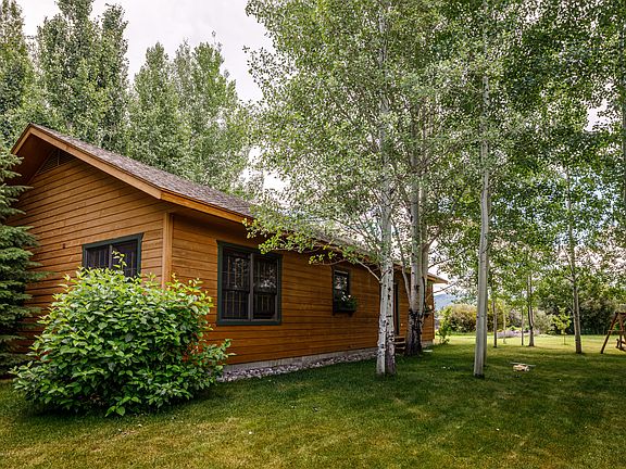 5th image of 3425 S Hay Loft Dr