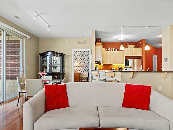 5th image of 5196 Sassafras Dr Unit 113