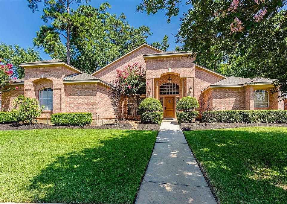 1st image of 84 Park Cir