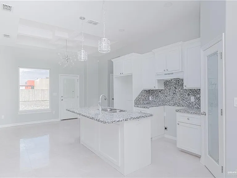 3205 Erica Ln — Photo 5