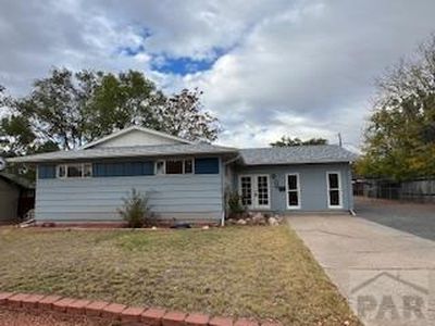 57 Dundee Ln, Pueblo, CO, 81001