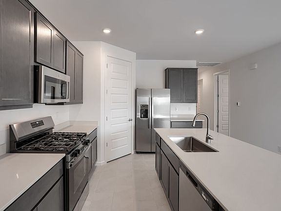8782 S Cir Generoso Web Quality 005 05 Kitchen