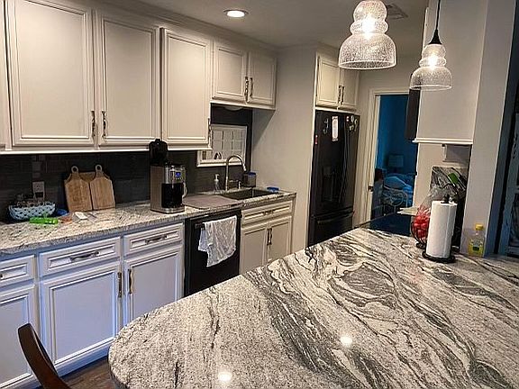3rd image of 9614 Bayou Woods Dr