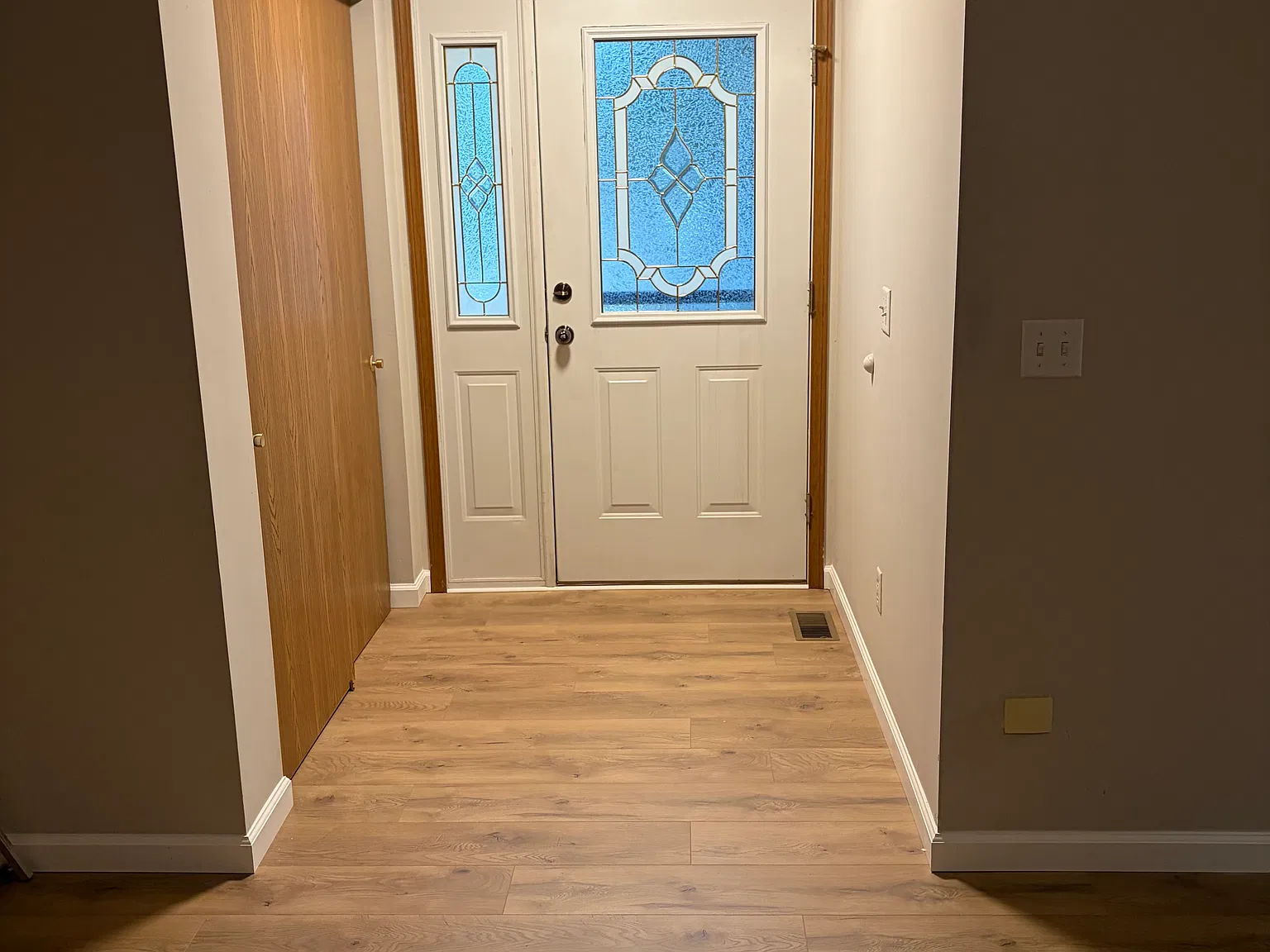 3 bed, 2.5 bath, 1344 sqft, $2,200 — Photo 3