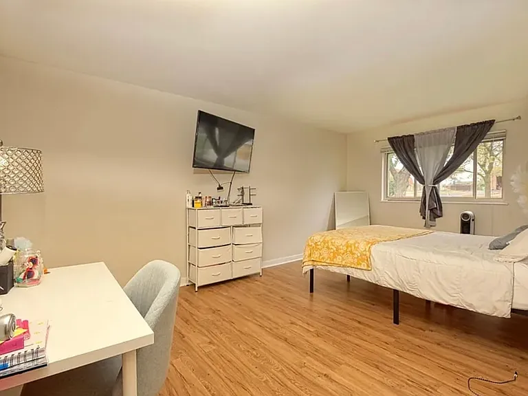 659 E Fullerton Ave — Photo 6