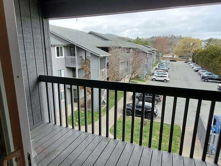 523 Meadowview Dr #D306 — Photo 17