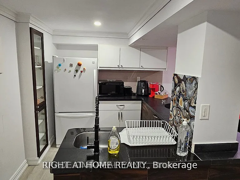 55 Dallas Rd #2 — Photo 3