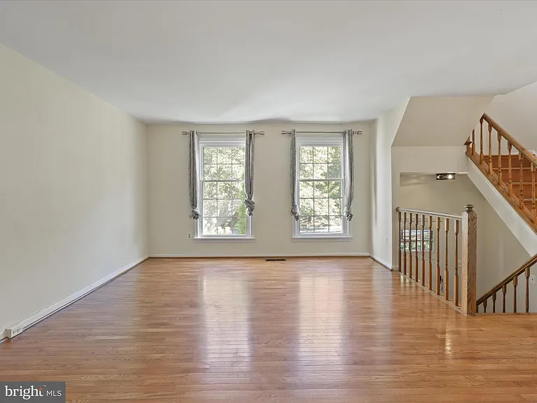 6502 Coachleigh Way — Photo 24