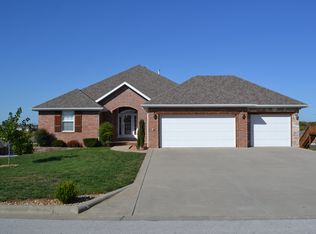 4677 Blackfoot Dr, Springfield, MO 65802