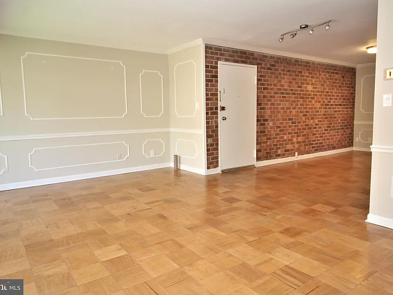 6008 Westchester Park Dr #301 — Photo 4