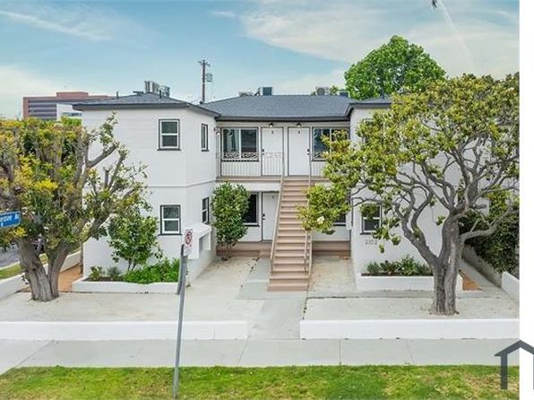 2302 S Carmelina Ave APT 3