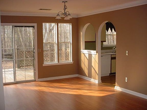 Right entrance into the kitchen