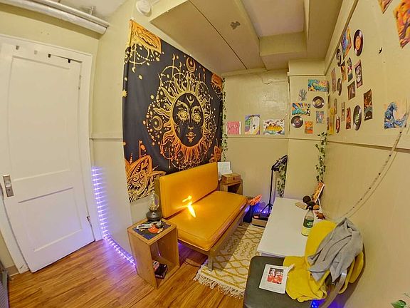 2nd image of 724 Poyntz Ave APT 1