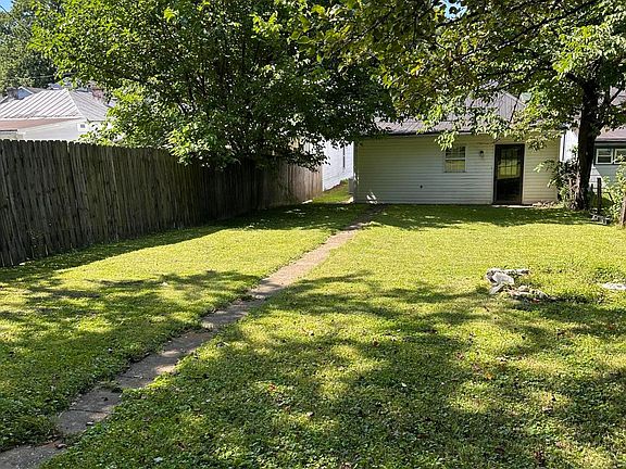 4th image of 416 Noel Ave