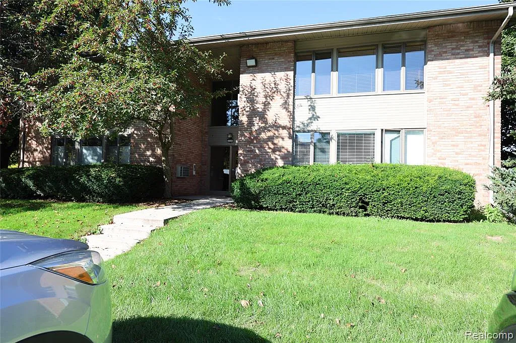 2 bed, 1.5 bath, 1014 sqft, $1,500 — Photo 1