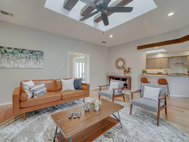 502 Stillmeadow Dr — Photo 8