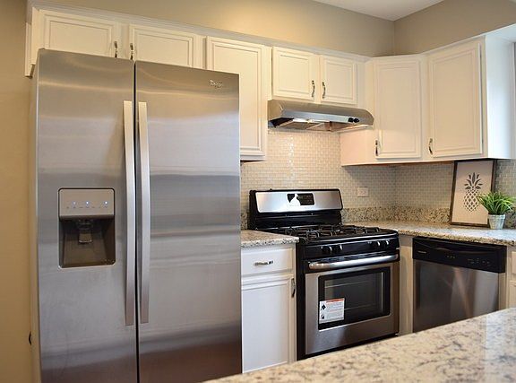 5th image of 4050 N. Victoria Drive