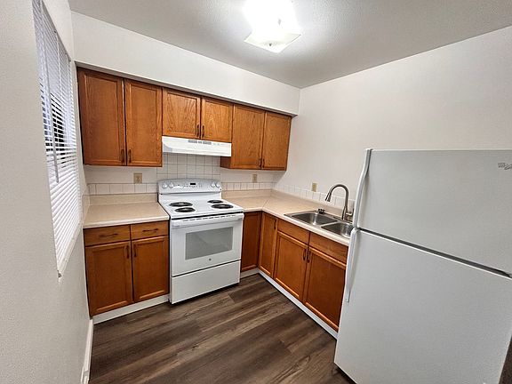 4th image of 1618 N Lincoln St APT 8