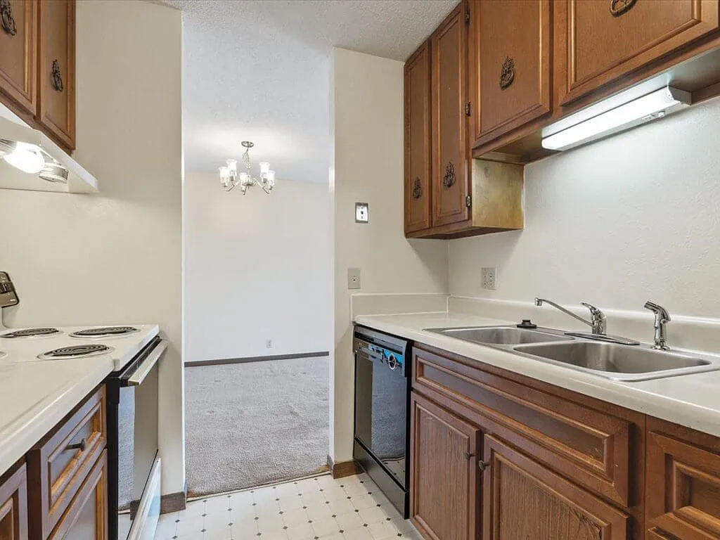 Pheasant Run Apartments — Photo 2