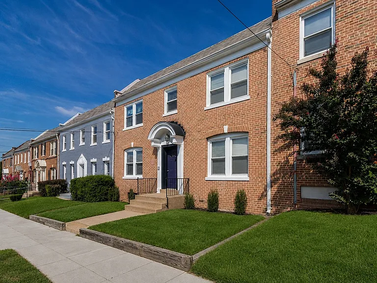 1316 Adams St NE #1 — Photo 16