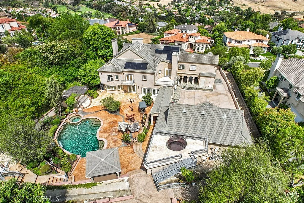 7 bed, 6.5 bath, 5800 sqft, $17,000 — Photo 3
