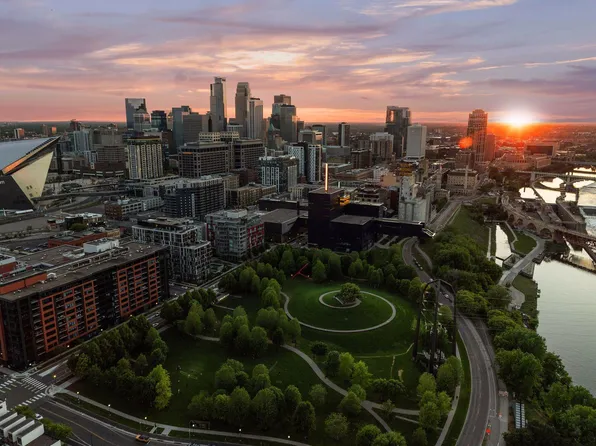 1111 W River Pkwy #26A, Minneapolis, MN 55415