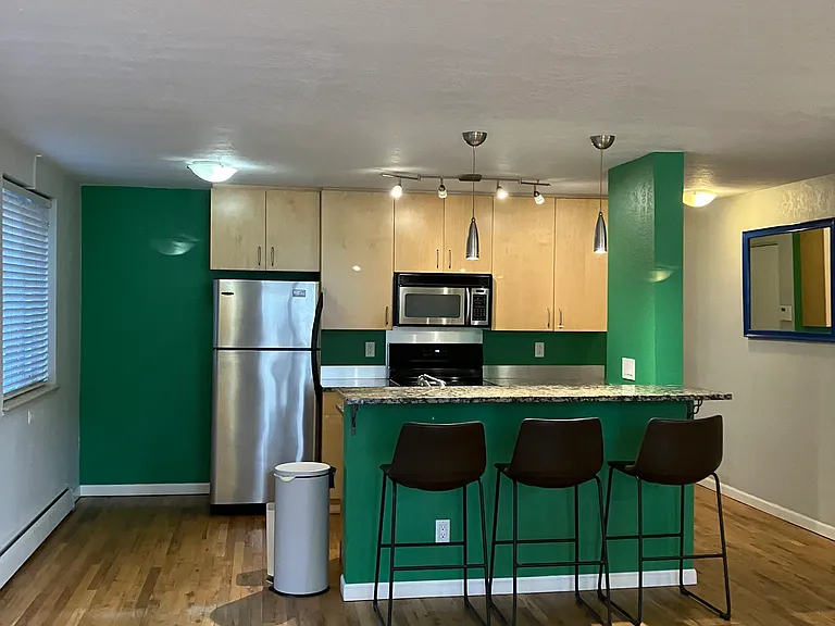 1336 N Logan St — Photo 2