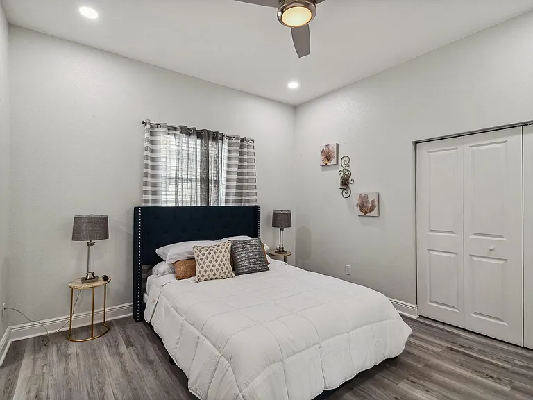 2506 W Main St — Photo 10
