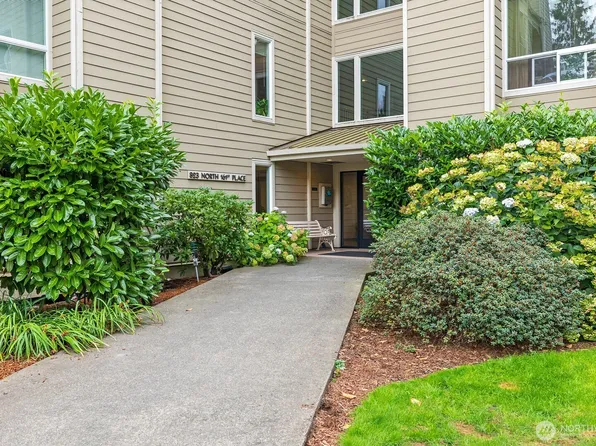 823 N 161st Place #302, Seattle, WA 98133