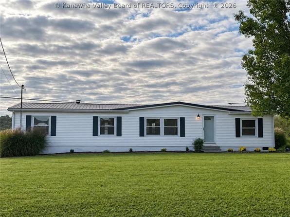 2161 Cottageville Rd, Cottageville, WV 25239