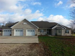 9950 Yorktown Rd, Lyndon, IL 61261