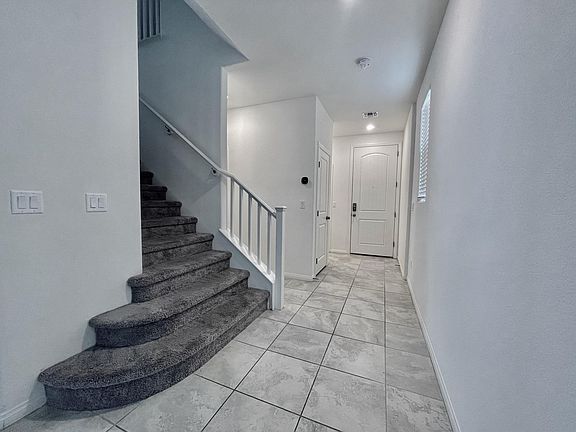 3rd image of 8545 Dianchi Ave