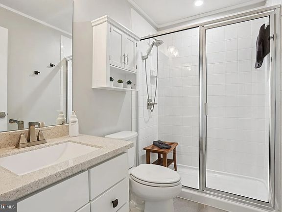 Downstairs Full Bath