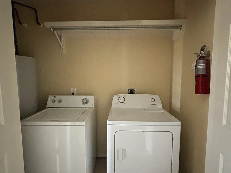2503 E Franklin Ave — Photo 8