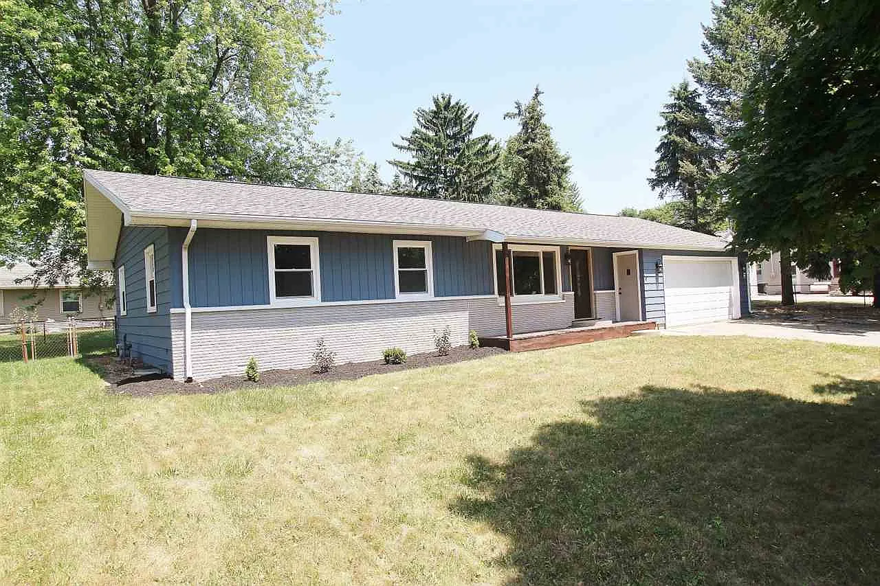 108 Veterans Way photo 1