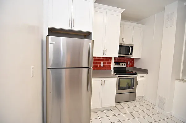 Rented by Bohemia Realty Group | media 6