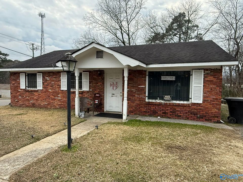 1st image of 1601 Forrest Ave