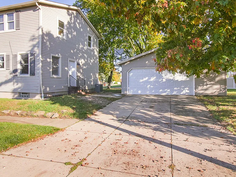 7329 Ward Rd — Photo 42