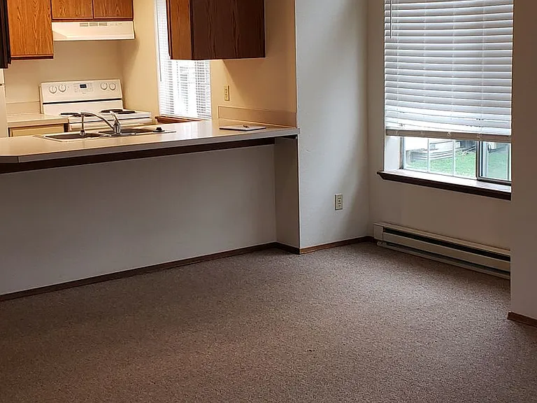 1116 E Maryland St #4 — Photo 4