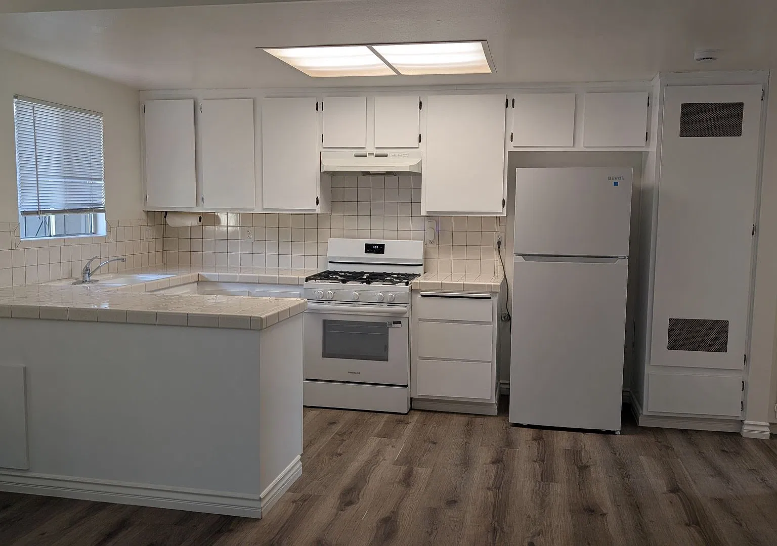 5080 Glen Iris Ave. — Photo 2