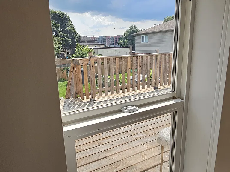 17 Bowes Ave #2 — Photo 26