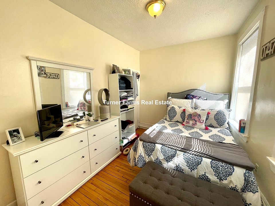 1st image of 15 Garden St #2RR