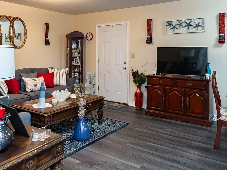 2616 McLelland St #B03 — Photo 6