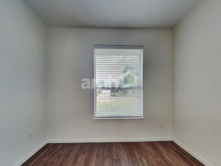 9710 Sundew Dr — Photo 16