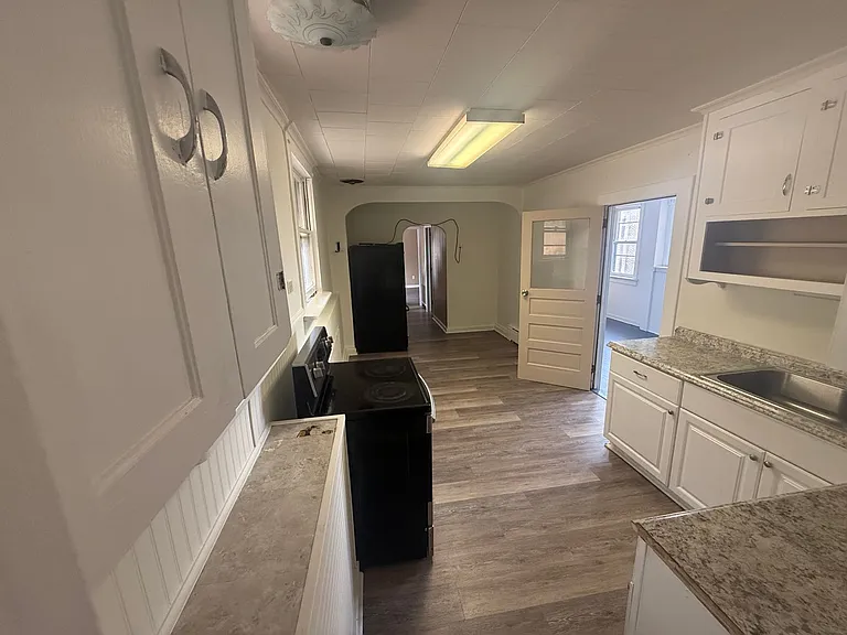 113 W Main St — Photo 3