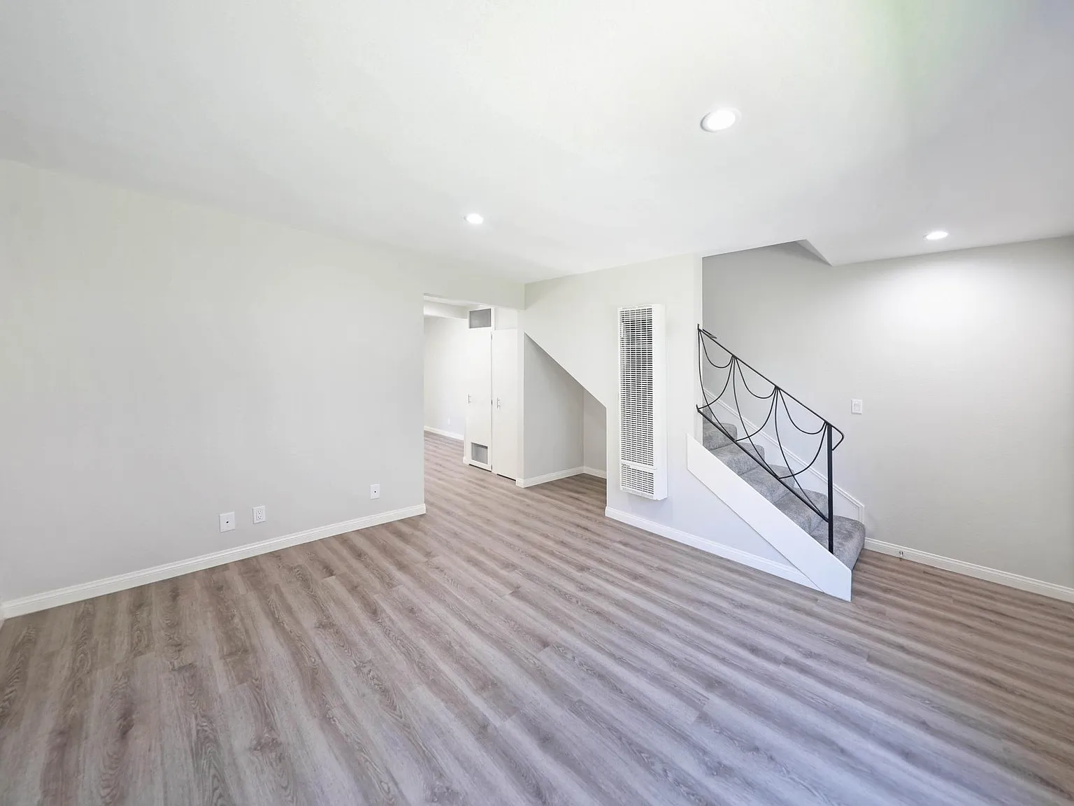 Villa Azusa Apartments — Photo 3