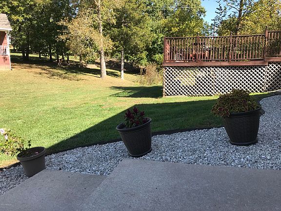 3rd image of 211 Gateway Dr