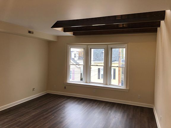 5th image of 2127 Herrick Ave #2