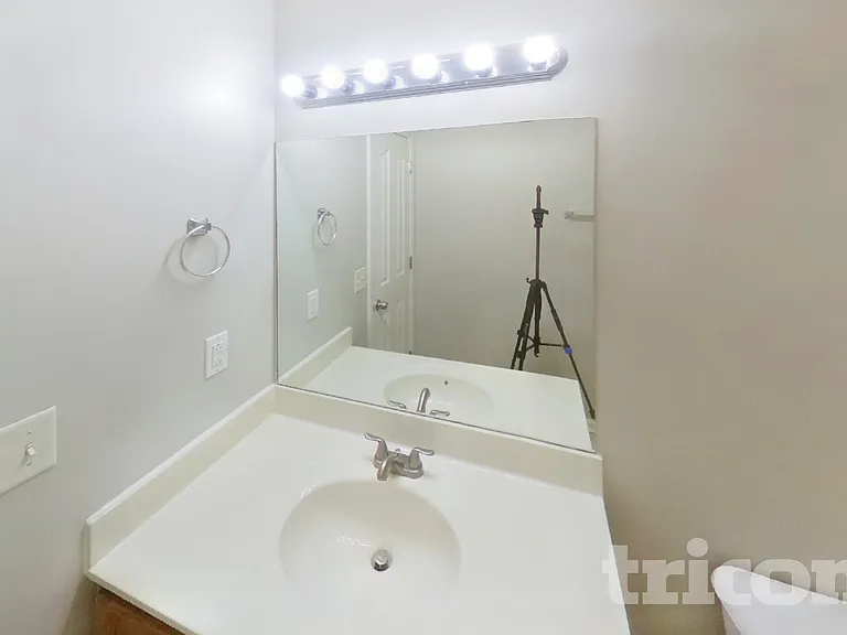 3013 Weybridge Dr — Photo 14