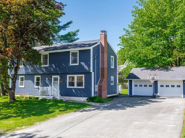 19 Hamlin Road, Falmouth, ME 04105